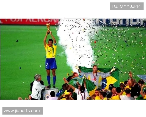 足球场上的传奇巨星们名字背后的故事与成就解析